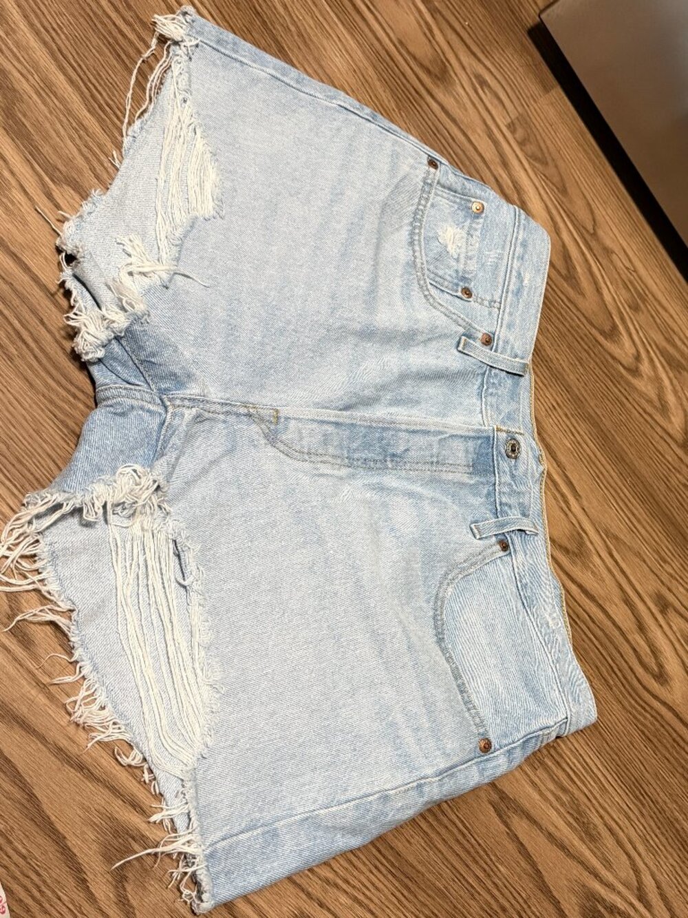 Levi 501 Light Wash Denim Cut Off Shorts Size 33